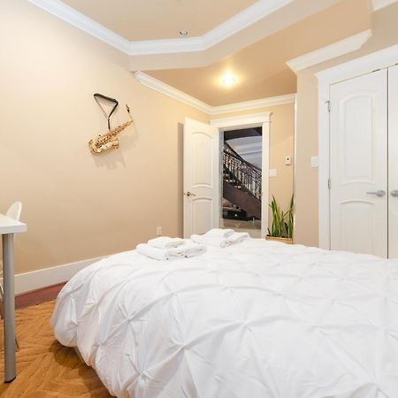 Oakridge Luxury Homestay فانكوفر المظهر الخارجي الصورة