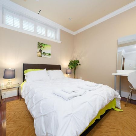 Oakridge Luxury Homestay فانكوفر المظهر الخارجي الصورة